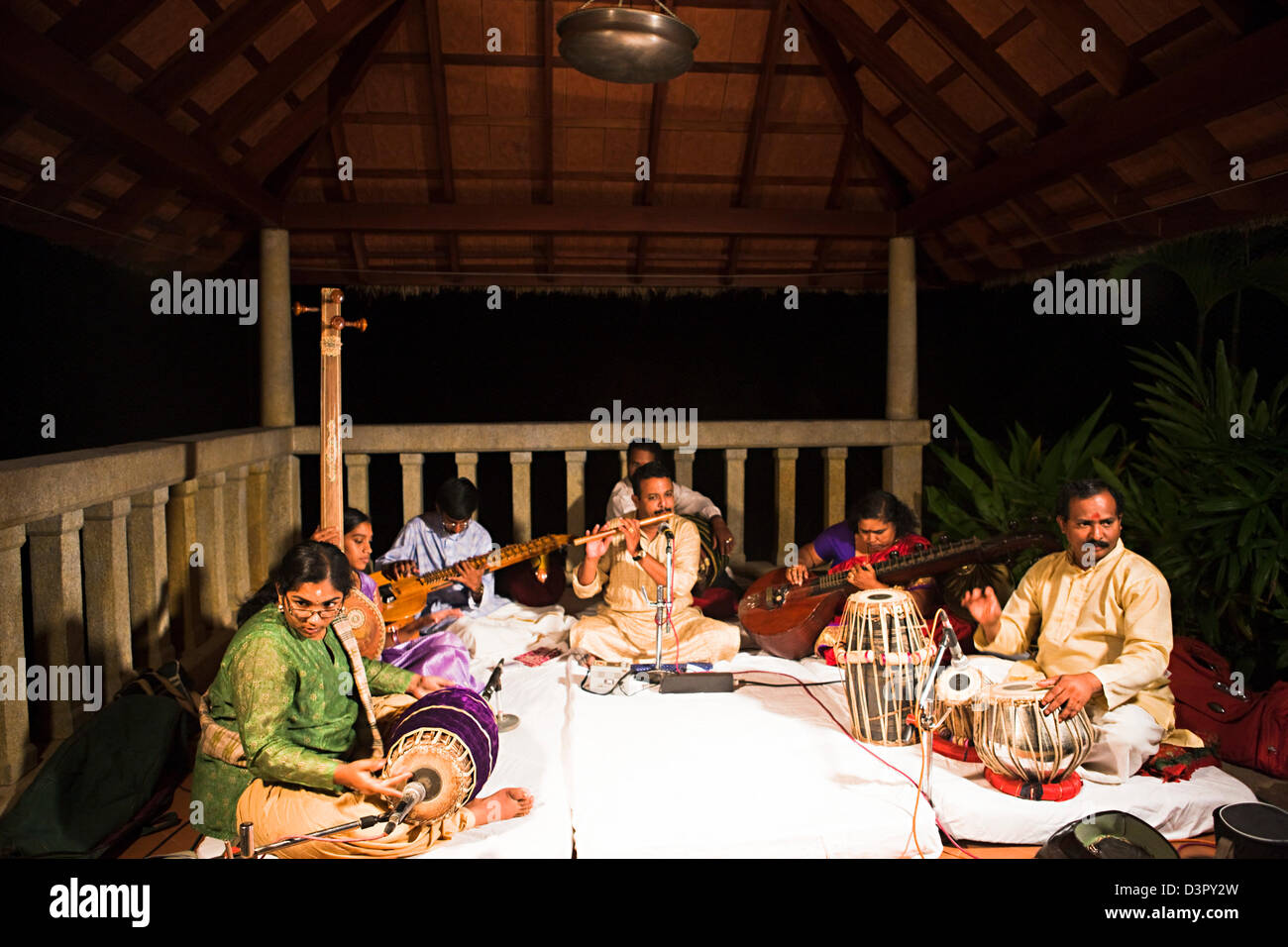 Indian classical musical instruments sitar Fotos und Bildmaterial in