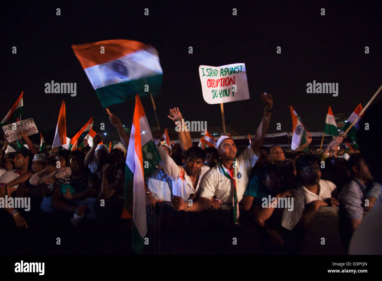 Menschen protestieren gegen die Korruption in Anna Hazares unbestimmte schnell, Ramlila Boden, New Delhi, Indien Stockfoto