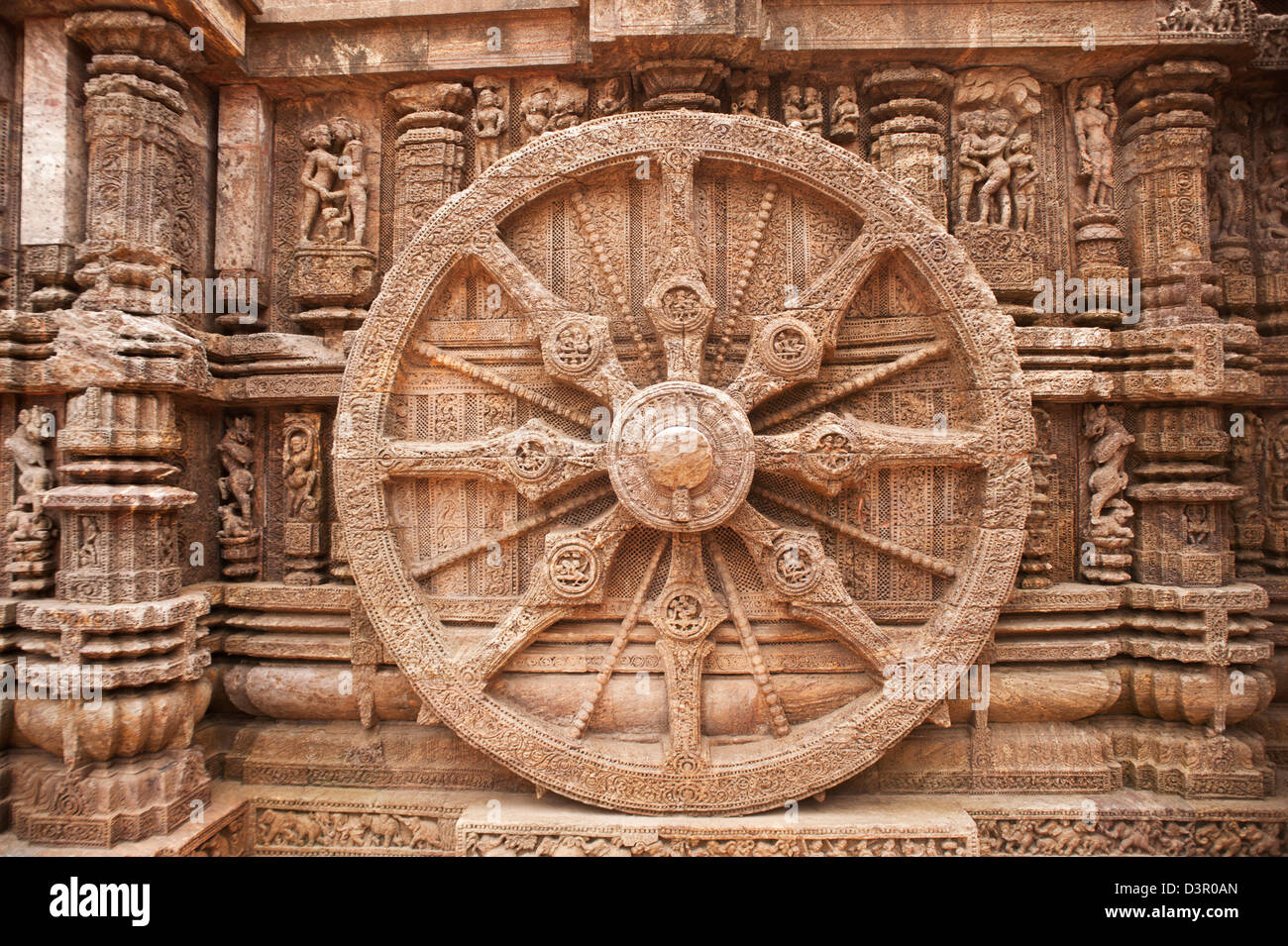 Carving-Details eines Rades in einem Tempel Sonnentempel von Konark, Puri, Orissa, Indien Stockfoto