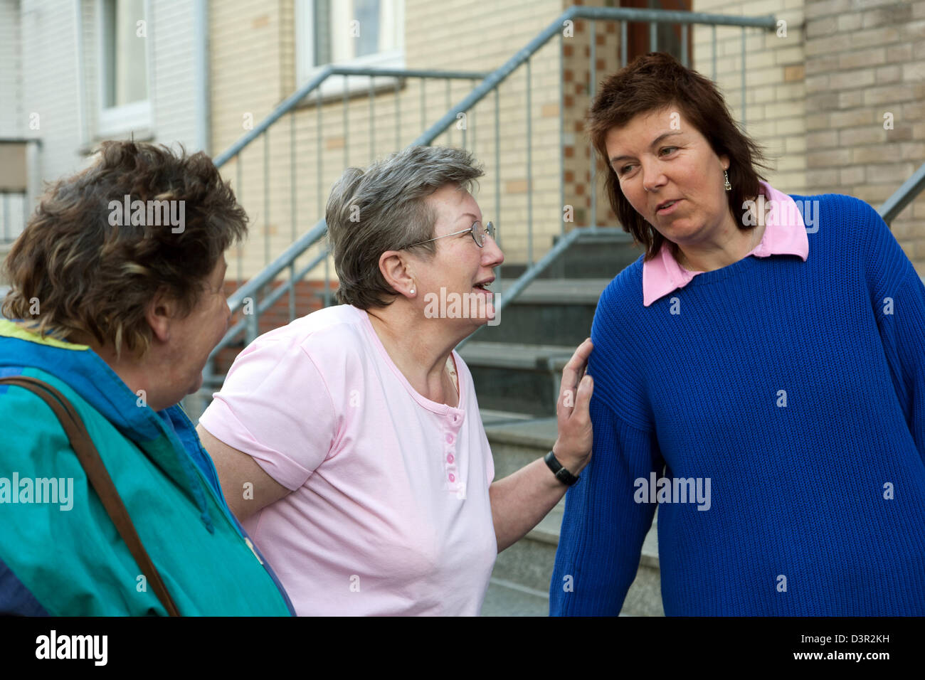 Bremen, Deutschland, sind Nachbarn auf der Straße und Vortrag Stockfoto