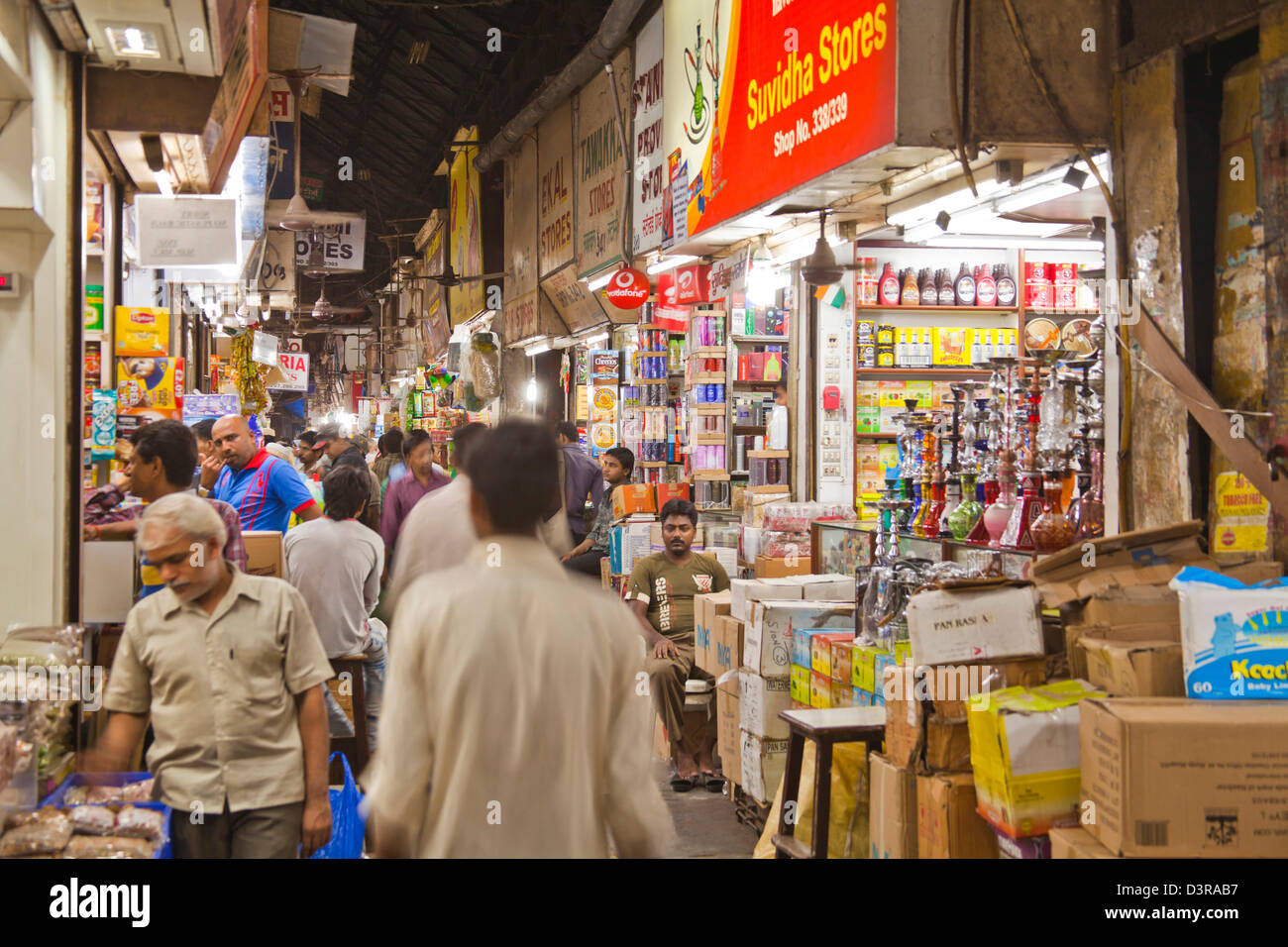 Menschen auf einem Straßenmarkt in einer Stadt, Crawford Market, Mumbai, Maharashtra, Indien Stockfoto