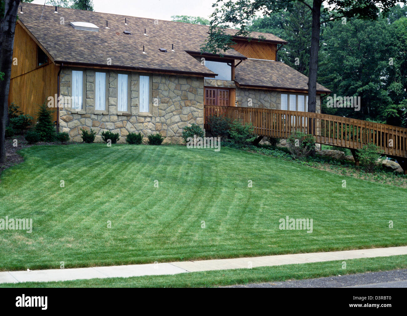 Große amerikanische Familienhaus aus den 1980er Jahren. Pittsburgh Pennsilvanya Bereich. ARCHIV FOTO 1981. Stockfoto