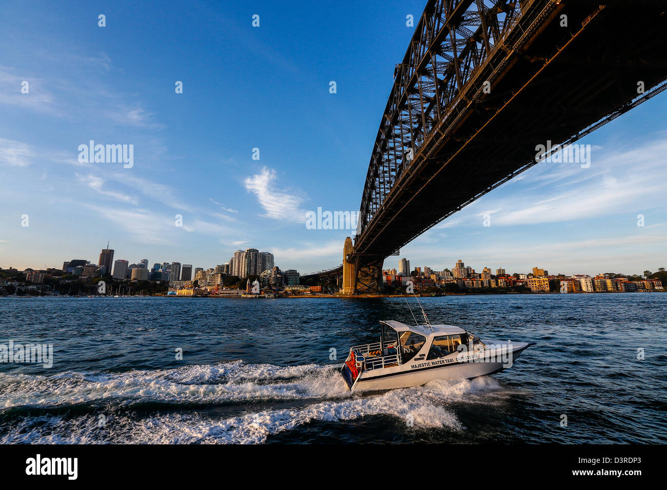 Ansicht unter der Sydney Harbour Bridge Stockfoto