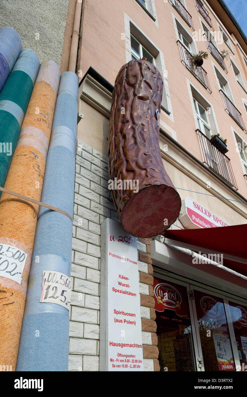 Berlin, Deutschland, lebensgroße Wurst auf eine polnische Spezialität Business Stockfoto