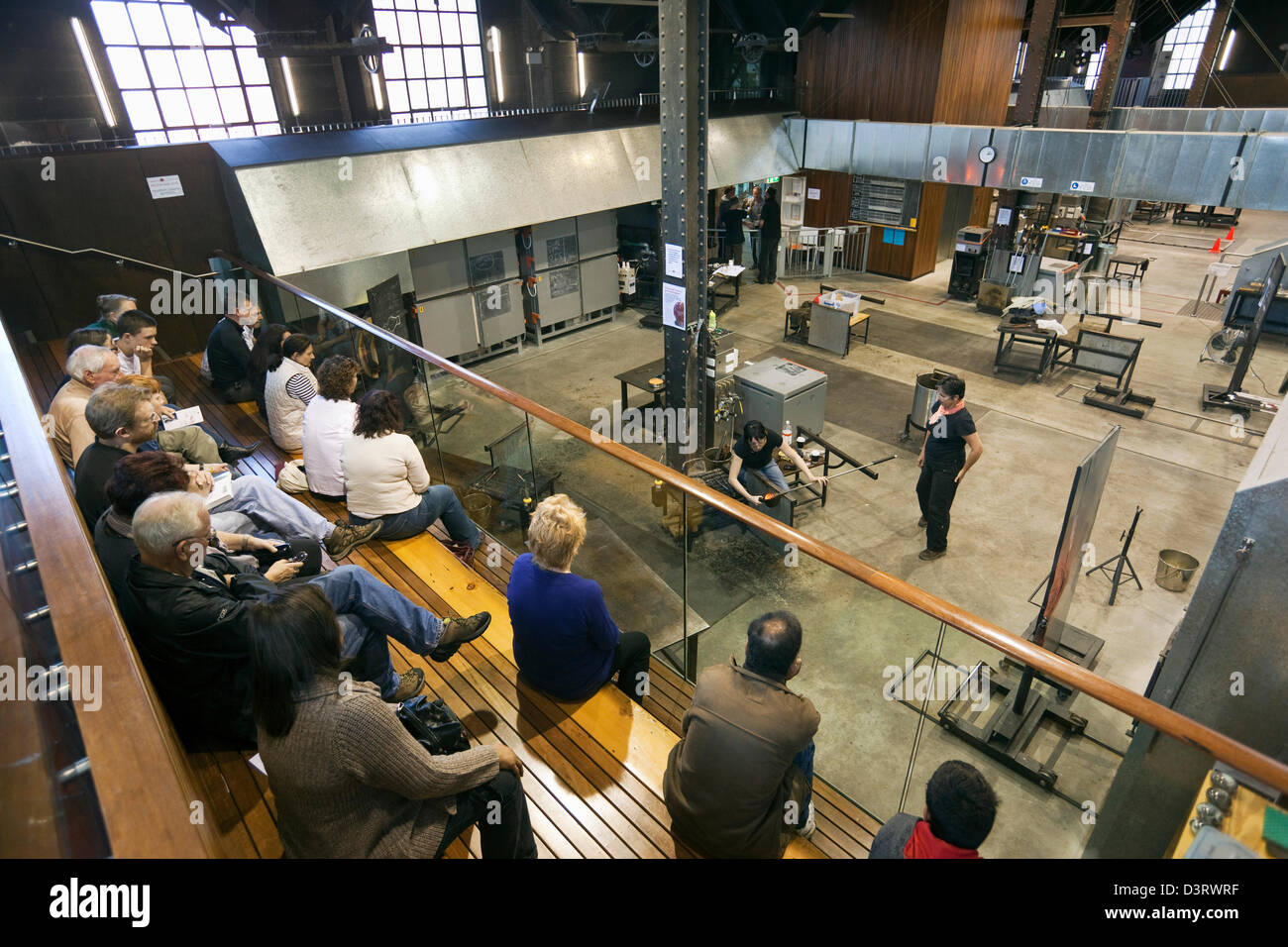 Demonstration der Glasbläserei in der Canberra-Glashütte. Canberra, Australian Capital Territory (ACT), Australien Stockfoto