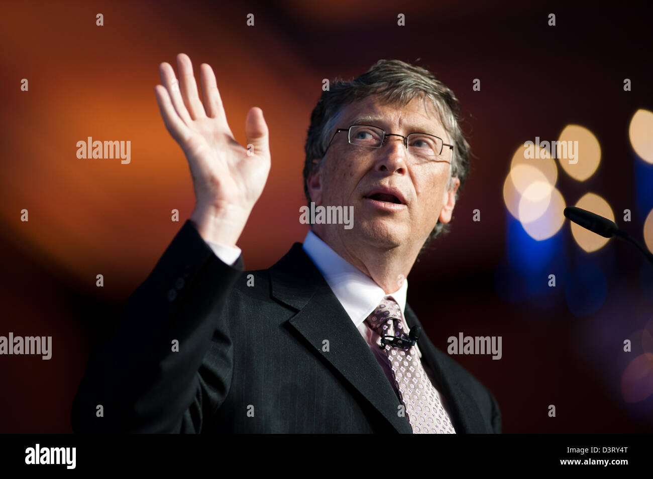 Berlin, Deutschland, Bill Gates während eines Vortrags Stockfoto