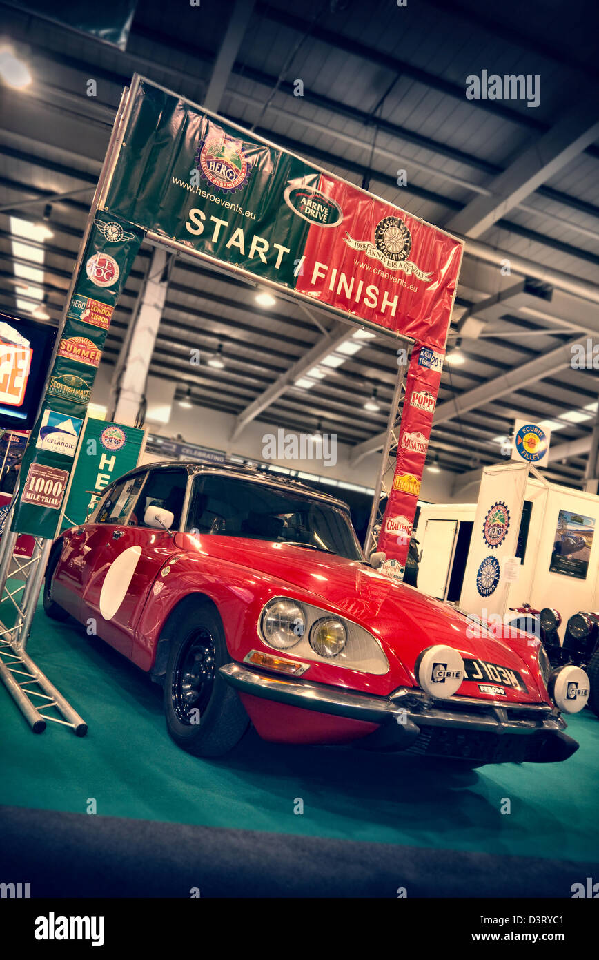 Stoneleigh Park, Warwickshire, UK. 22. Februar 2013. Rennen-Retro-Auto-Show im Stoneleigh Park Warwickshire. Rallye Event Stand mit Citroen DS-Rallye auf dem Display 2013 Stockfoto