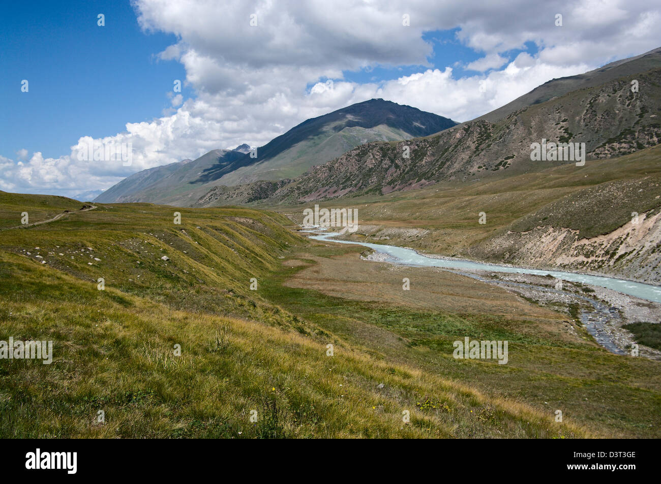 Berg-Tal-Fluss Stockfoto