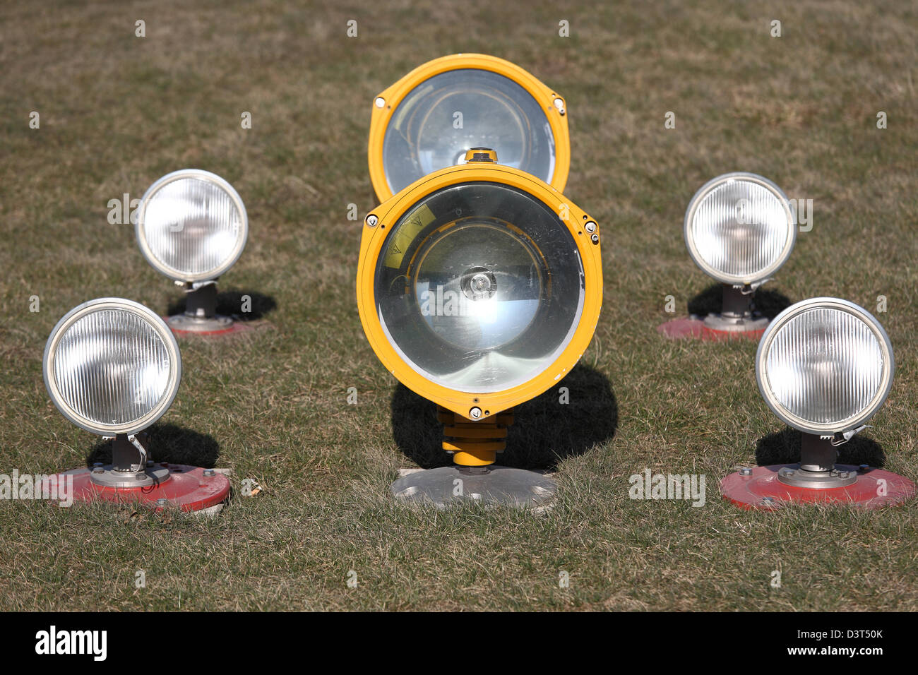 Schönefeld, Deutschland, stillgelegten Flugplatz Lampen Stockfoto