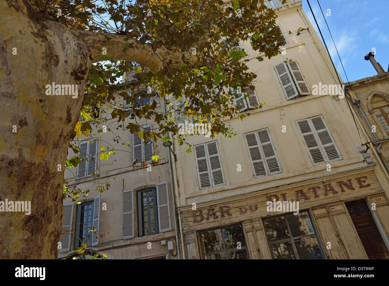 Altmodische französischen Café / bar Fassade im Panier Bezirk, Marseille, Frankreich Stockfoto