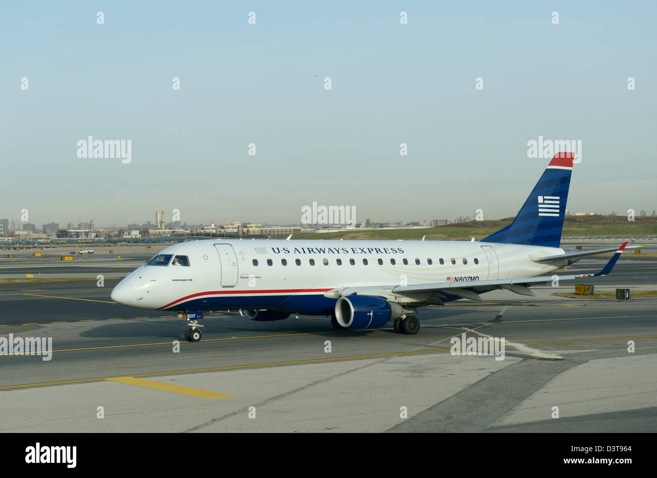 US Airways-Jet auf der Piste Stockfoto