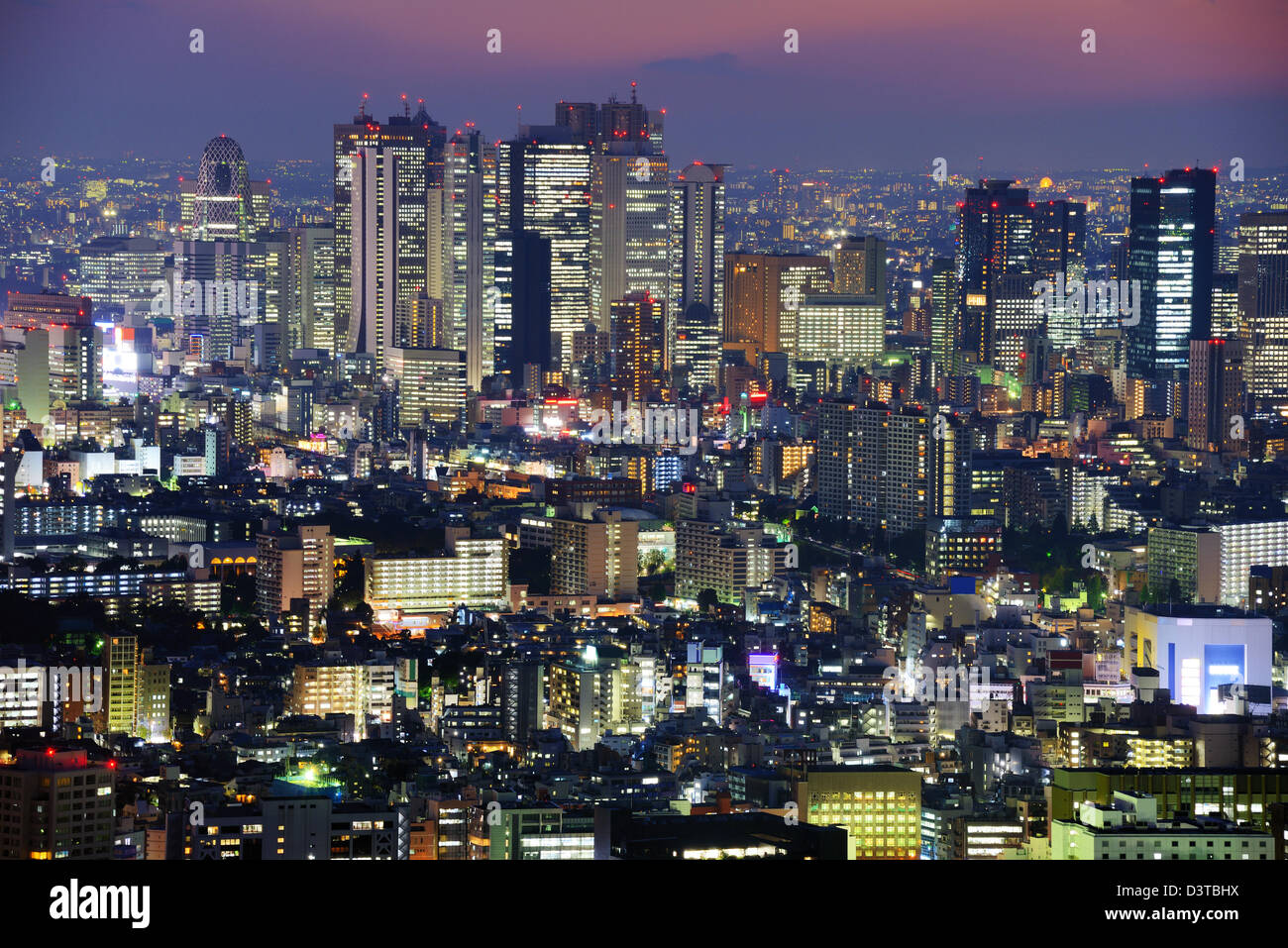 Skyline von Nishi-Shinjuku, Tokio, Japan. Stockfoto
