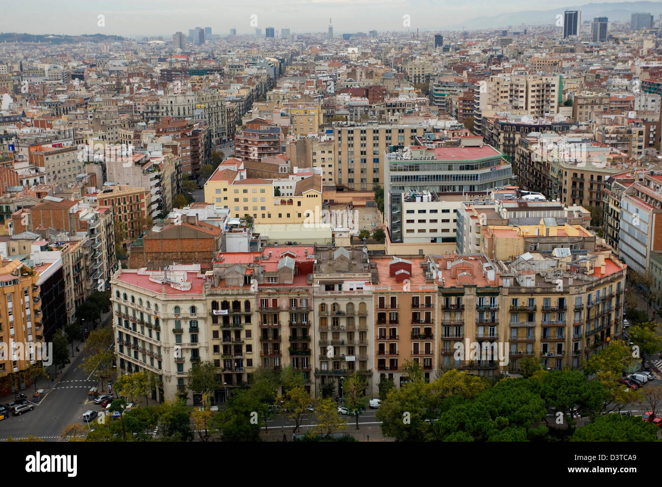 Barcelona, Spanien, den Blick auf die Kathedrale Sagrada Familia in Barcelona aus Stockfoto