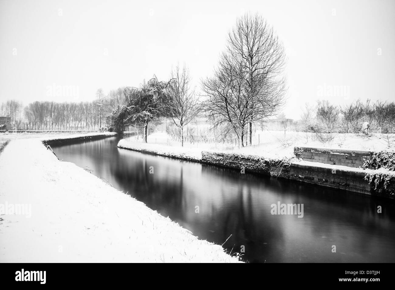 Der Schnee auf einer italienischen Winterlandschaft Stockfoto
