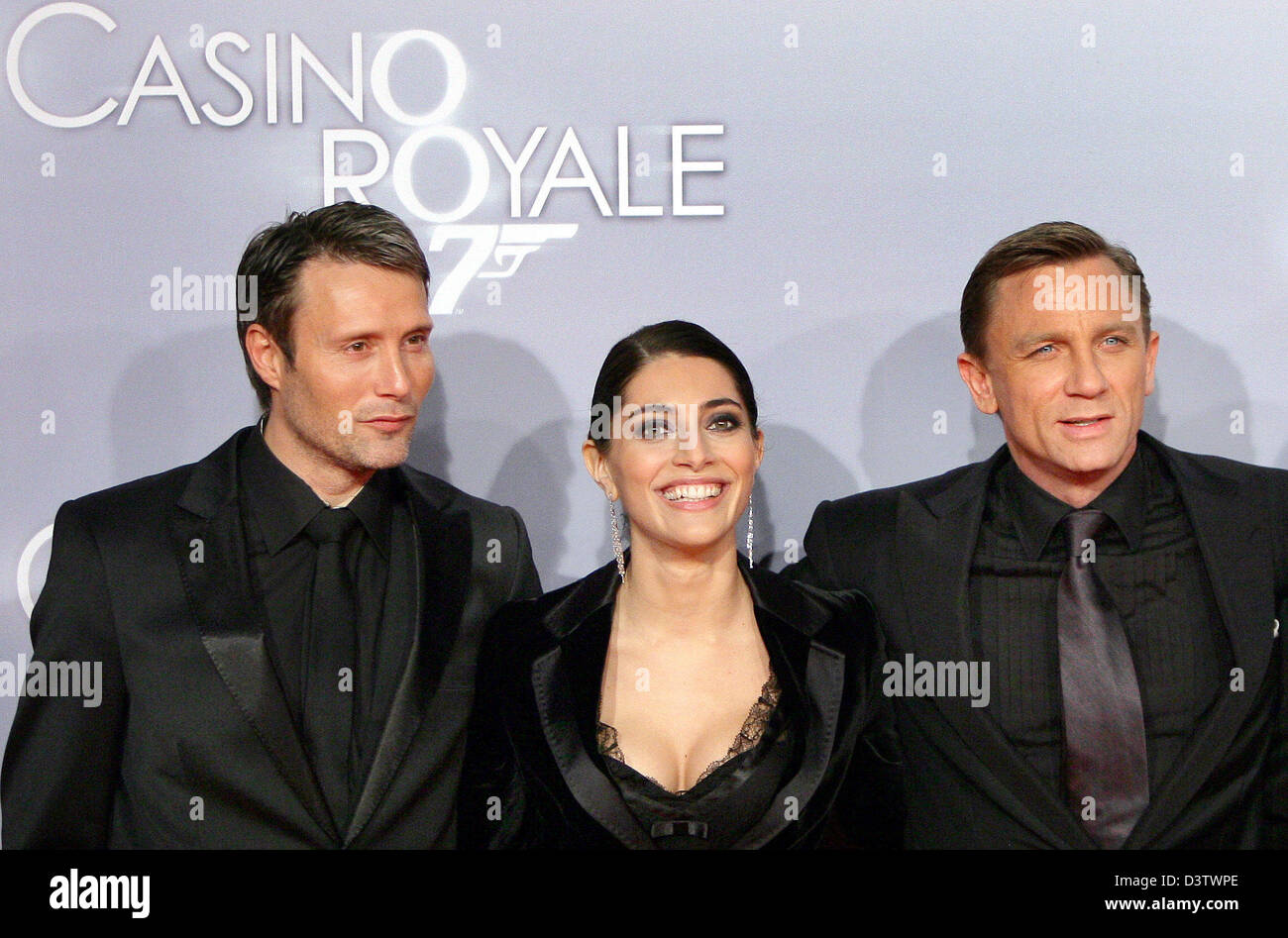 Spannende James Bond Deutsche Schauspieler Bilder
