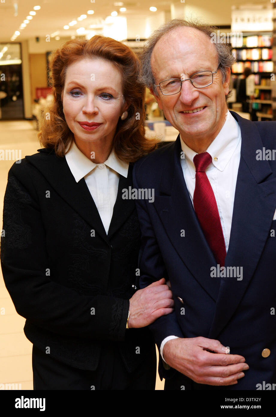 Friedrich Wilhelm Prince of Prussia (R) und Sibylle Prinzessin von
