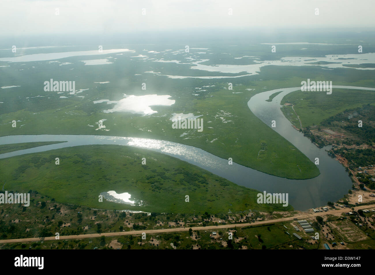 JUBA, Südsudan, 19. November 2012: Luftaufnahmen über weißen Nil auf Reise zu Bor. Stockfoto