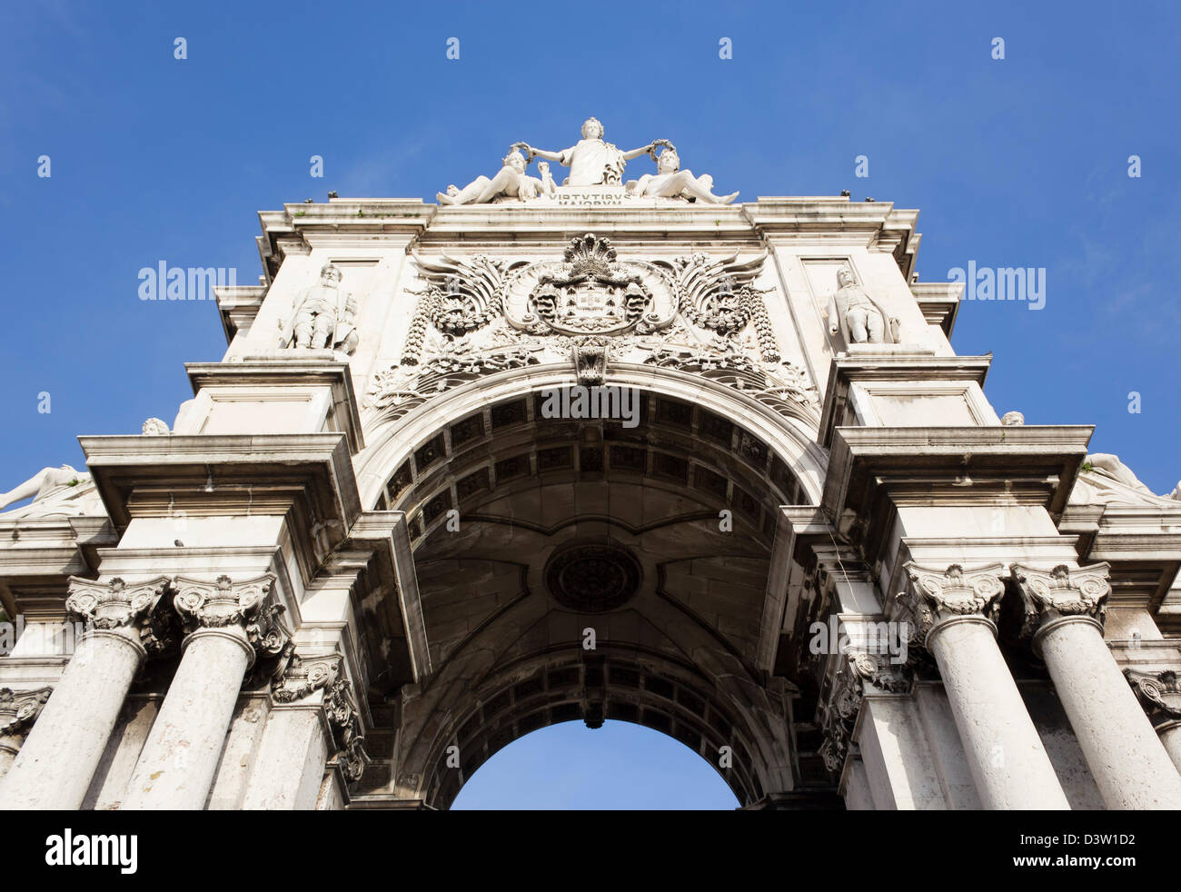 Die Praça Do Comércio, Lissabon, Portugal. Detail der Arco da Rua Augusta oder Augusta Street Bogen. Stockfoto