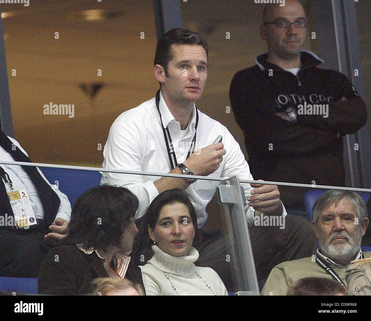 Iñaki Urdangarin Liebaert, Ehemann der Infantin Cristina von Spanien, Herzogin von Palma de Mallorca und ehemaligen Handball pro, Uhren 2007 Handball Deutschland WM Spanien gegen Dänemark in Mannheim, Deutschland, Donnerstag, 25. Januar 2007 entsprechen. Spanien verlor das Spiel 23-27. Foto: Uli Deck Stockfoto