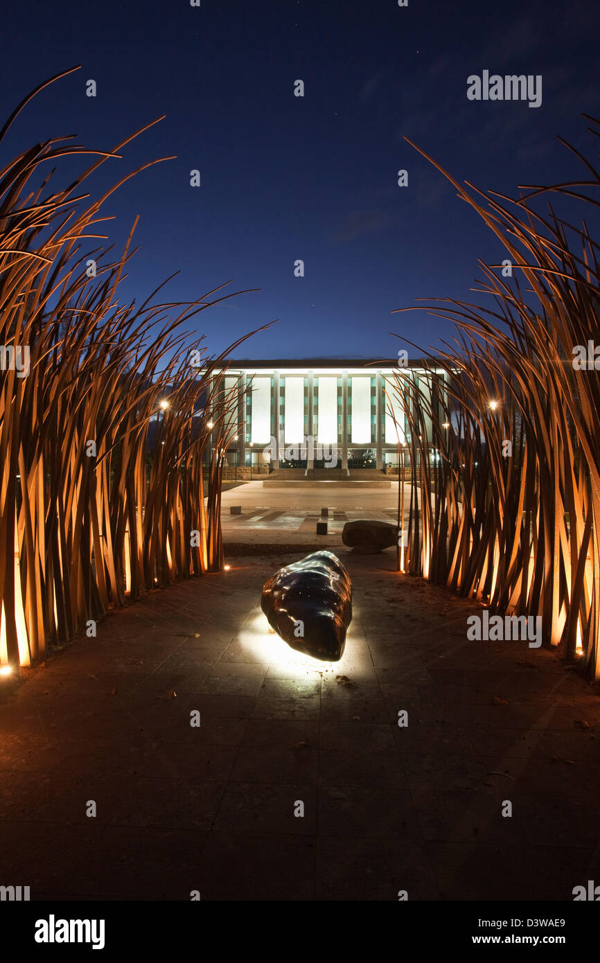Feuer und Wasser-Skulptur von Judy Watson am Ort der Versöhnung Stockfoto
