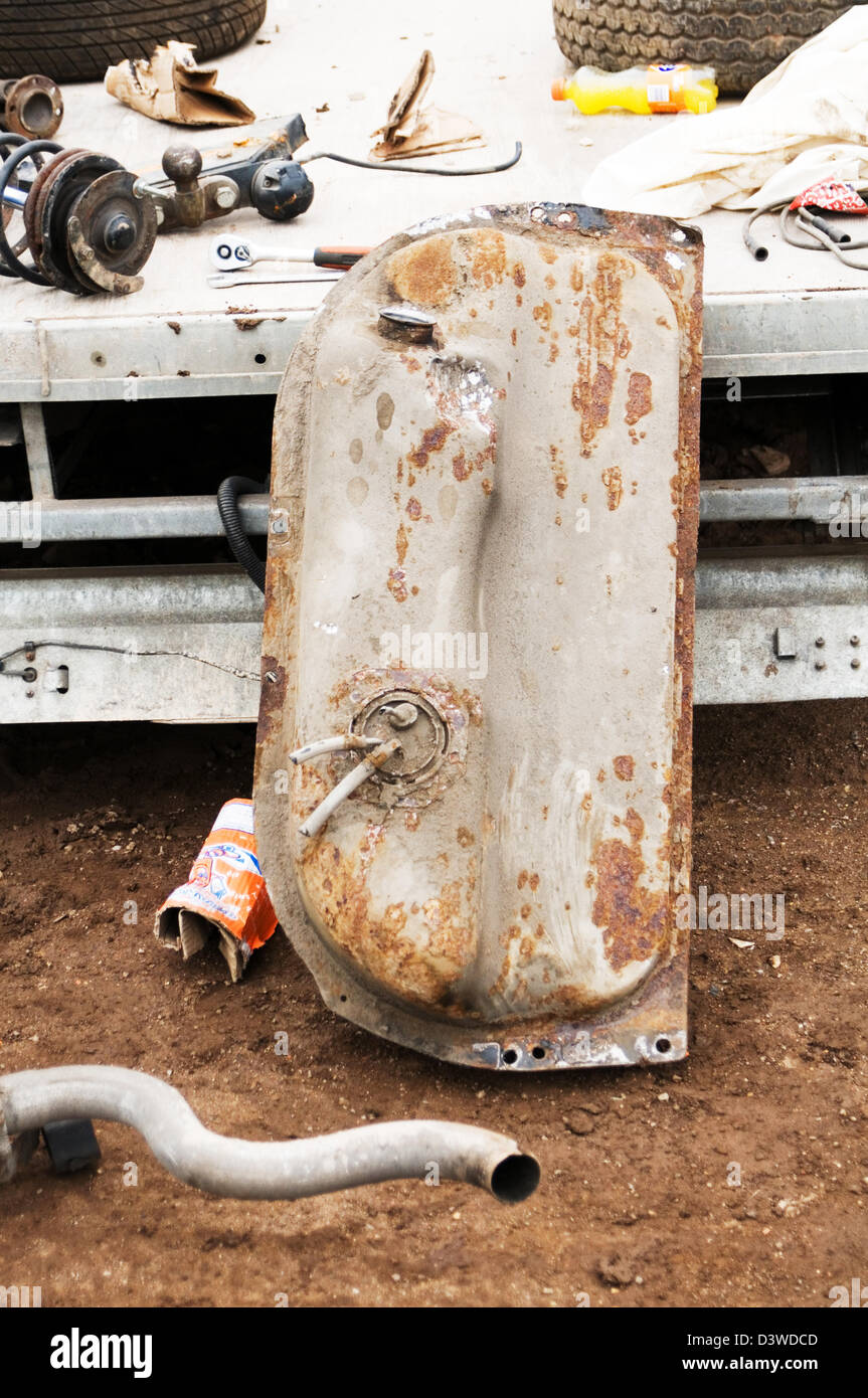 BenzinGasTank Panzer Petroltank Tankflächen Kraftstoff Tank voll leer