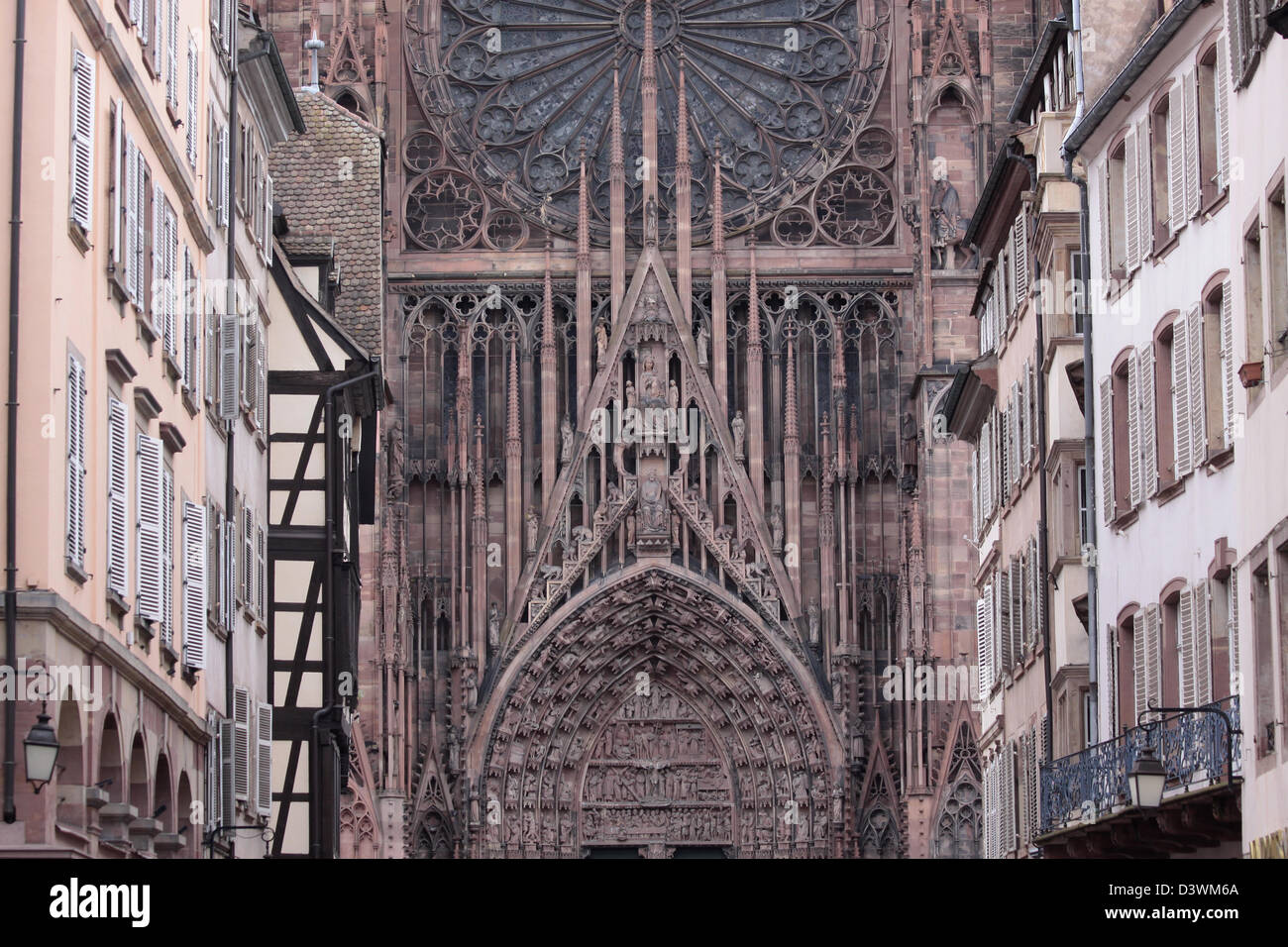 Fassade der Kathedrale von Straßburg im Elsass, Frankreich Stockfoto