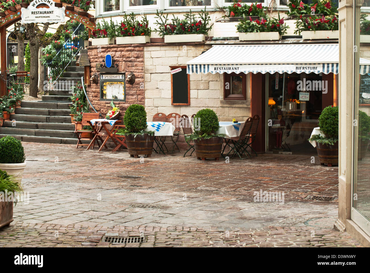 Restaurant, Paris - Frankreich, Schild, im Freien, Diner, Eleganz, Luxus, Frankreich, Altertuemlich, Werbung, Stockfoto