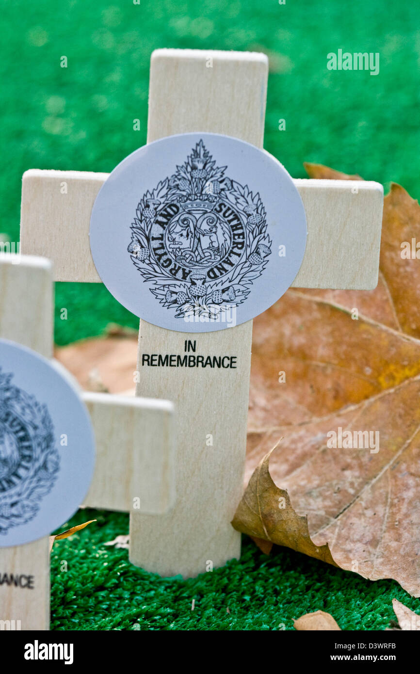 Gedenktag Waffenstillstand Mohn Kreuz zur Erinnerung an Argyll und Sutherland regiment Stockfoto
