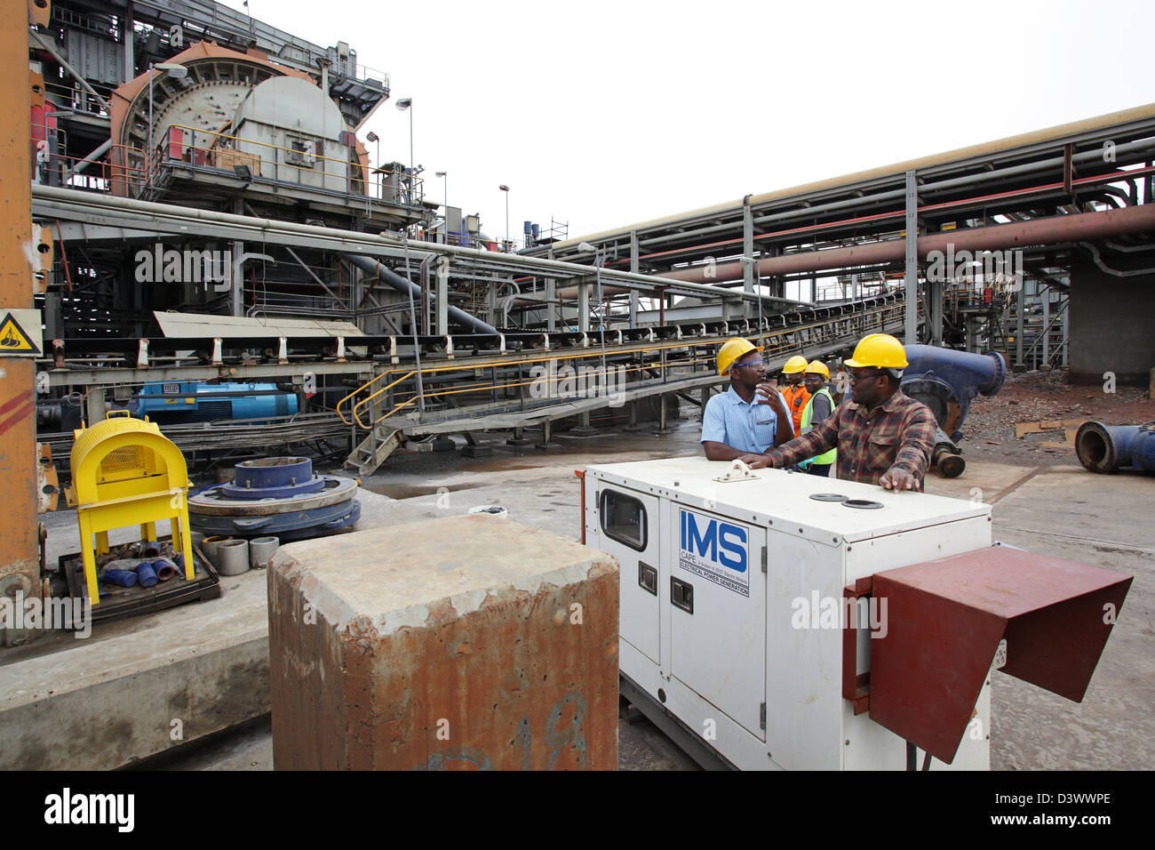 Treffen statt vor einem Brecher bei ersten Quanten Kansanshi Mining-Anlage in Betrieb Stockfoto