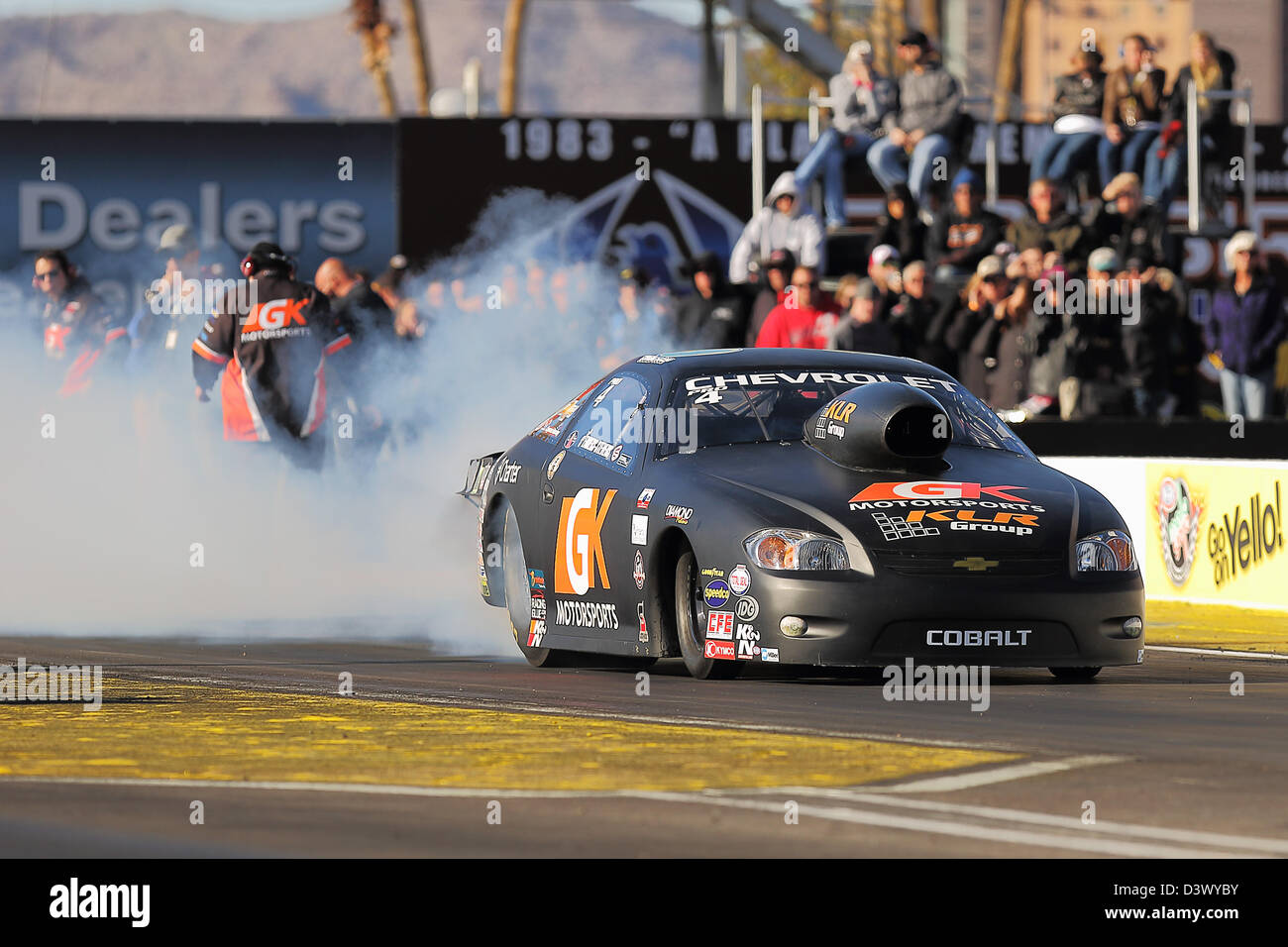 Chandler, Arizona, USA. 24. Februar 2013.  Erica Enders nimmt pro Aktie während der NHRA Arizona Staatsangehörige - Mello Yello Drag Racing Serie letzte Ausscheidungsrunde auf dem Firebird International Raceway in Chandler, Arizona ehrt.  Bildnachweis: Aktion Plus Sportbilder / Alamy Live News Stockfoto