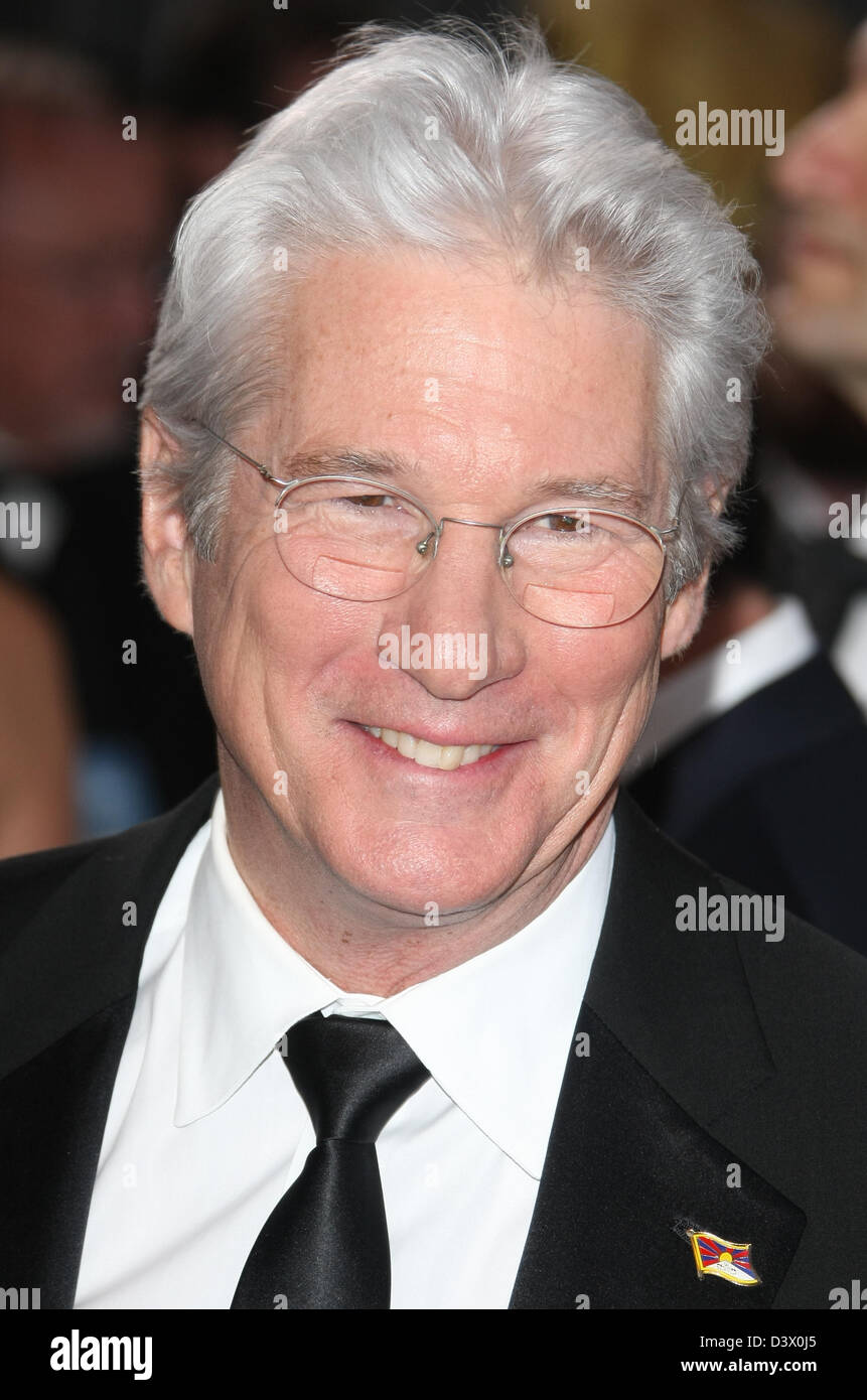 RICHARD GERE 85. ACADEMY AWARDS Ankünfte DOLBY Theater LOS ANGELES Kalifornien USA 24. Februar 2013 Stockfoto