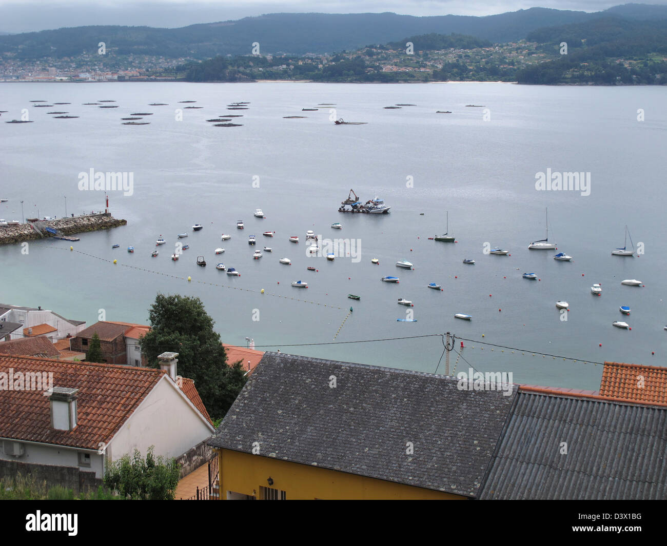 Zucht der Fische im Meer, Raxo, Ria de Pontevedra, Provinz Pontevedra, Galizien, Spanien, Europa Stockfoto