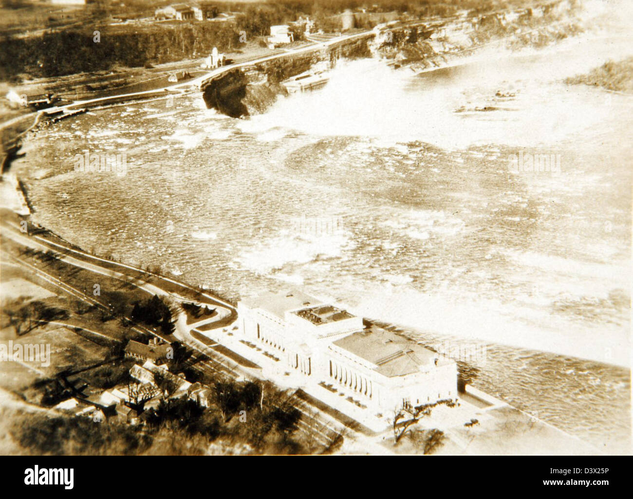 Die Jack Herd Special Collection enthält einzigartige historische Fotografien, die verschiedene bedeutende Ereignisse und Momente dokumentieren. Diese Bilder erfassen persönliche Geschichten und historische Aufzeichnungen, die wichtige kulturelle und soziale Entwicklungen der Zeit widerspiegeln. Stockfoto
