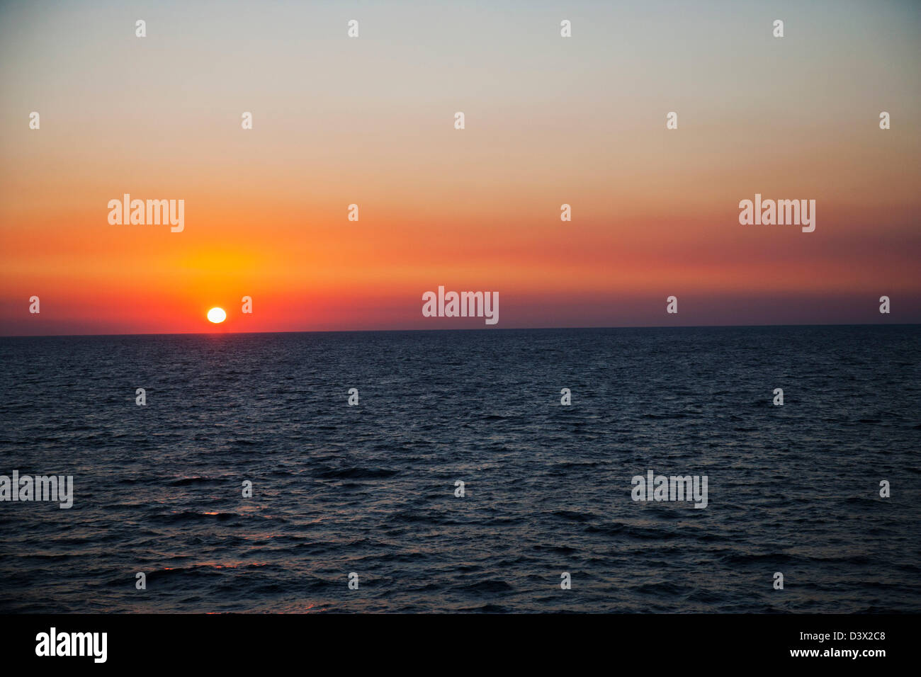 Sonnenuntergang, Provinz Salerno und Amalfi, Golf von Salerno, Tyrrhenischen Meer, Kampanien, Italien Stockfoto
