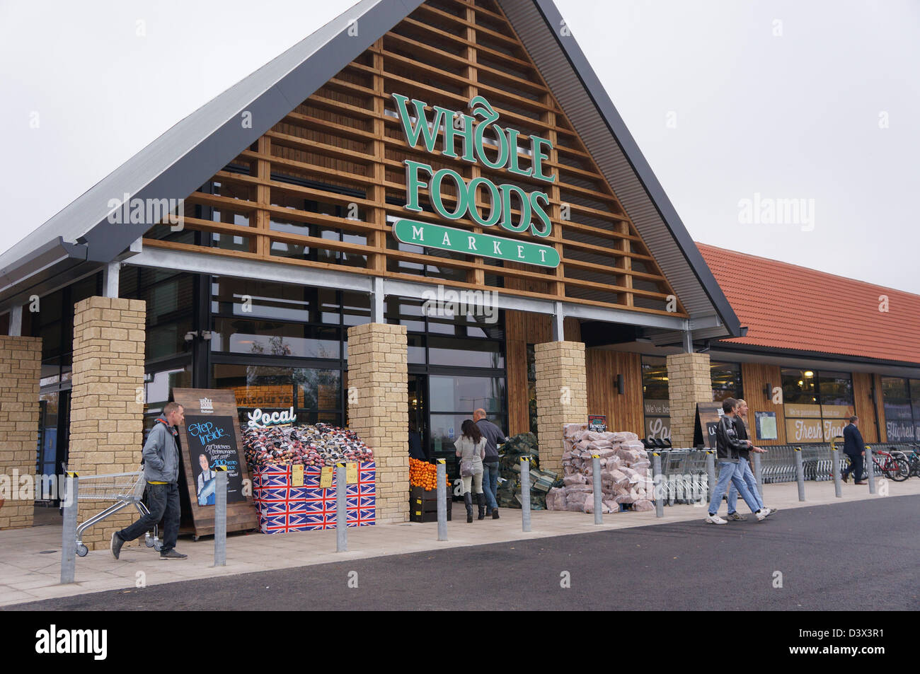 Neu Filiale ganze Lebensmittel Markt in Cheltenham UK Stockfoto