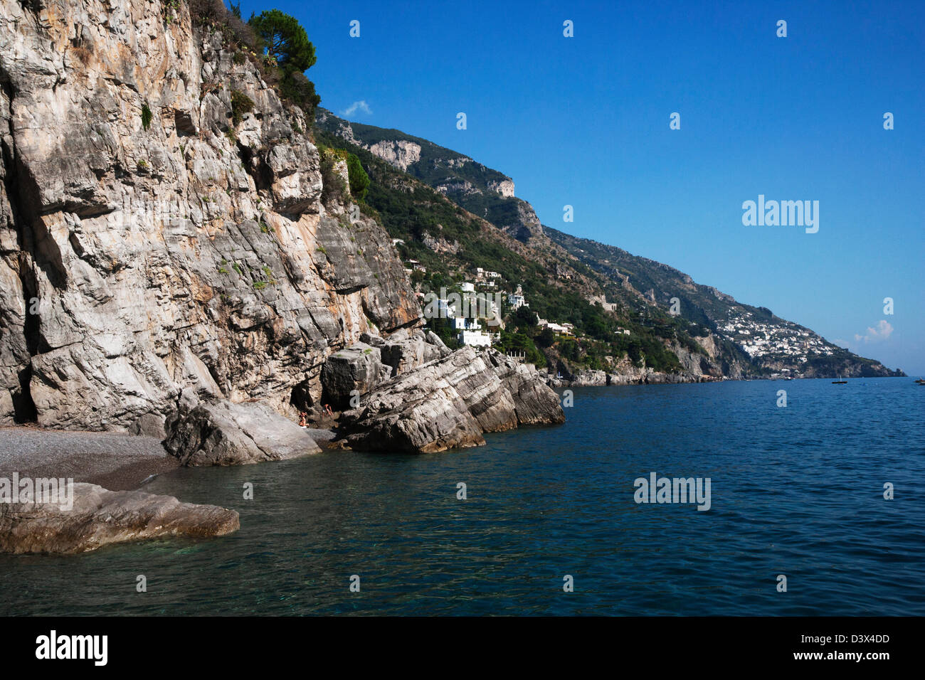 Klippen am Meer, Provinz Salerno und Amalfi, Golf von Salerno, Tyrrhenischen Meer, Kampanien, Italien Stockfoto
