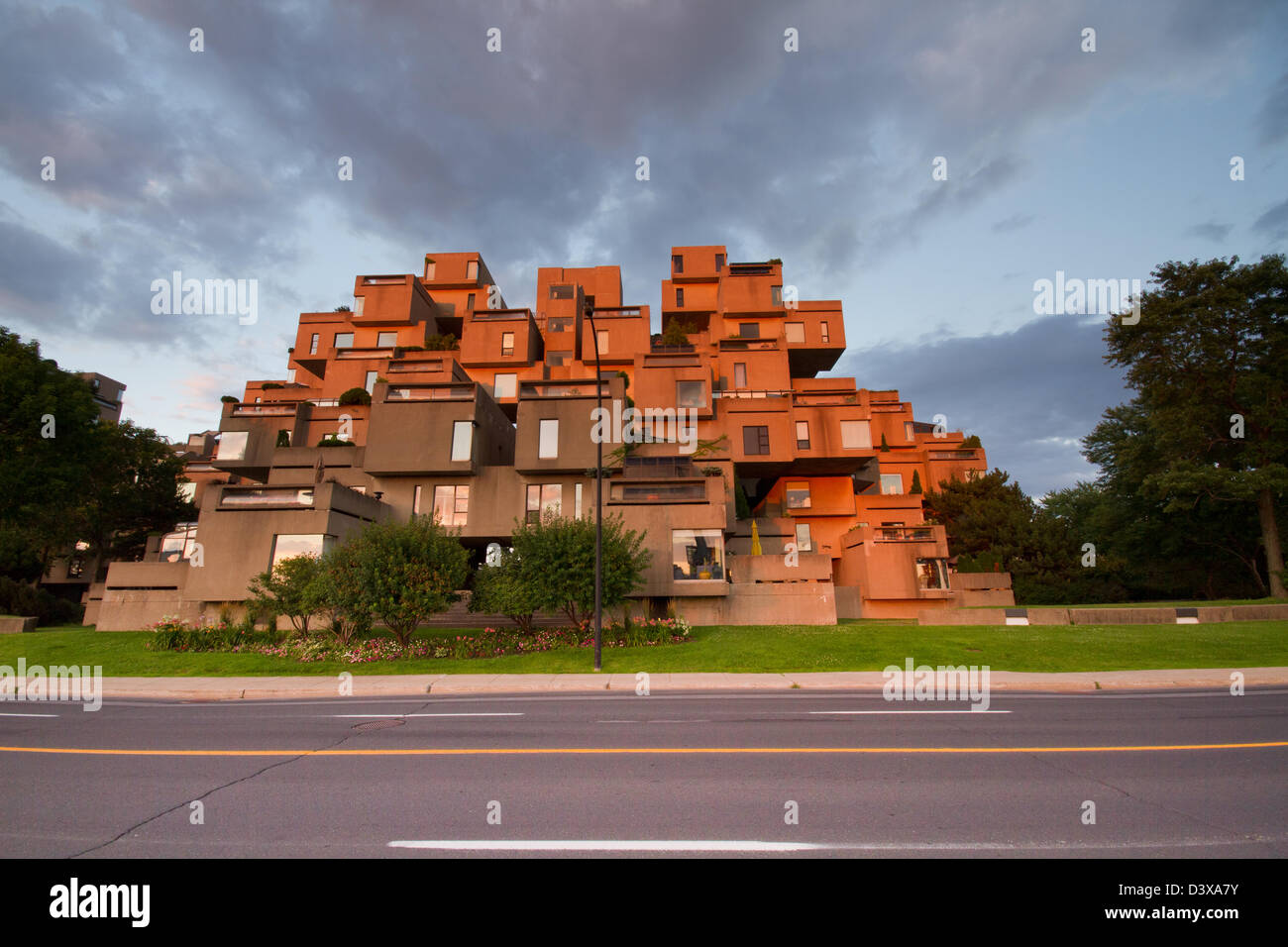 Habitat 67 ist eine Modell-Gemeinschaft und Wohnanlage in Montreal, Kanada vom Architekten Moshe Safdie entworfen. Stockfoto