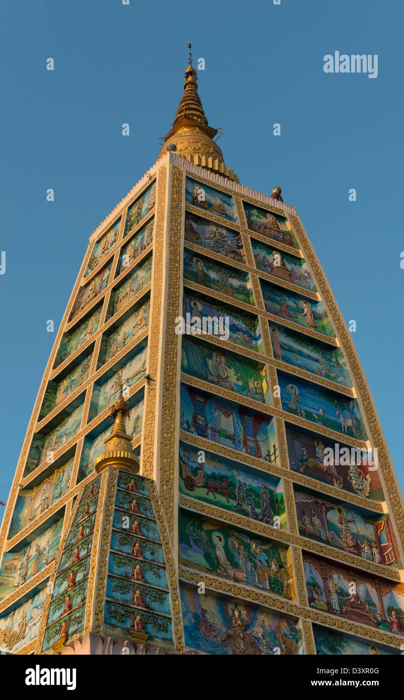 Stupas in Yangon Myanmar Shwedagon-Pagode Stockfoto