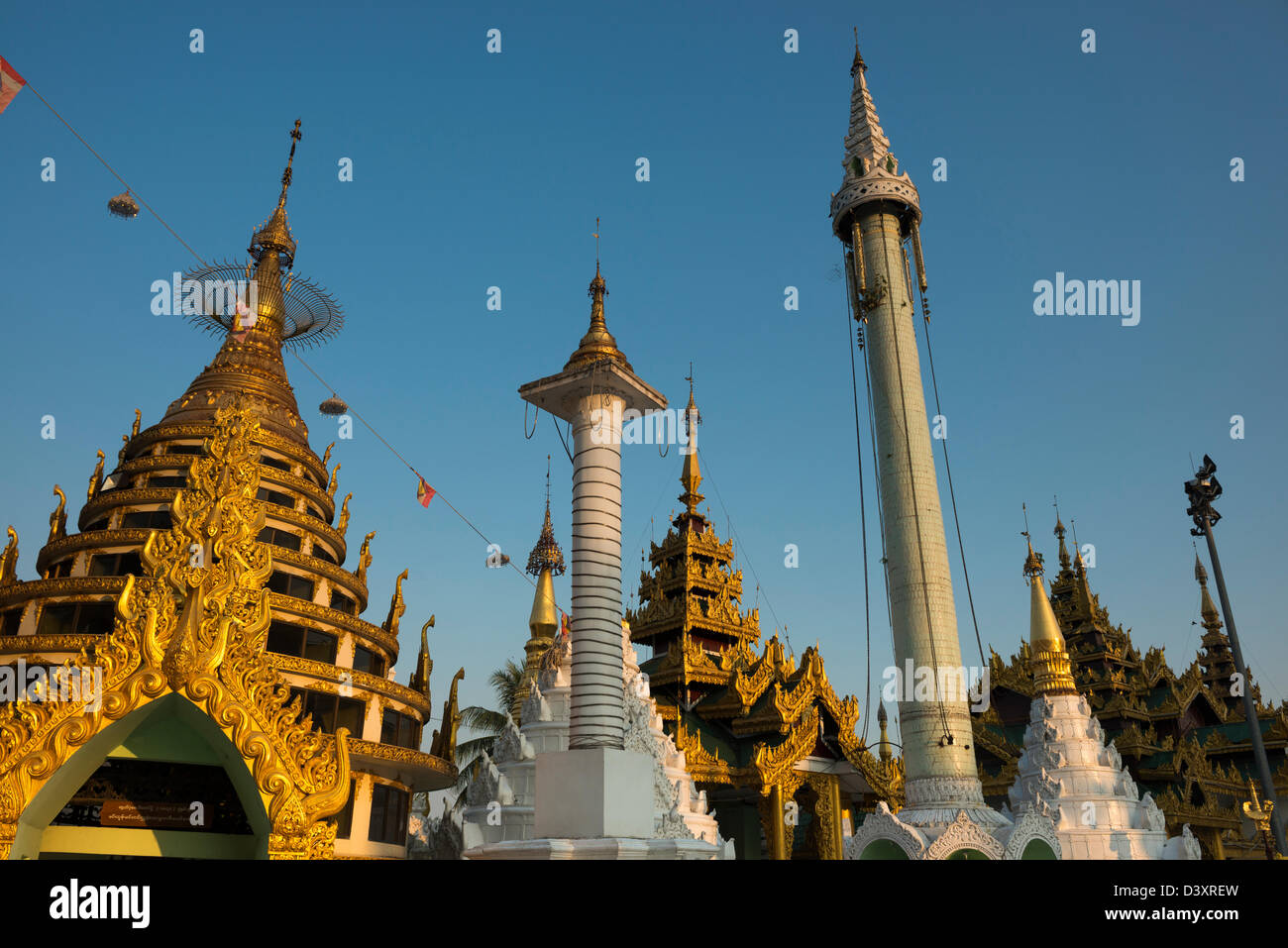 Stupas in Yangon Myanmar Shwedagon-Pagode Stockfoto