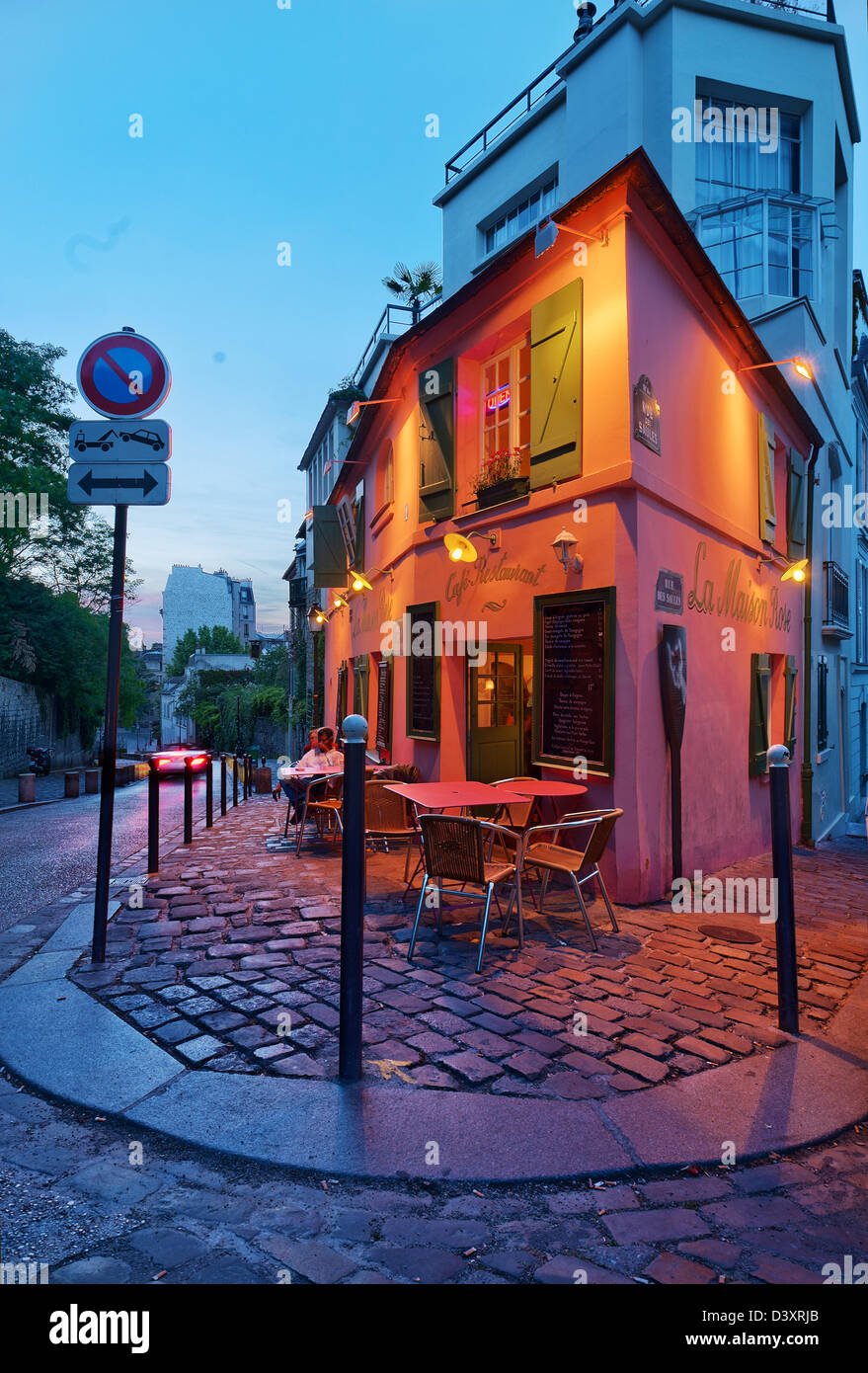 Restaurant "La Maison Rose", gelegen an der Ecke der Rue de L'Abreuvoir und Rue Cortot., Montmartre, Paris, Frankreich Stockfoto