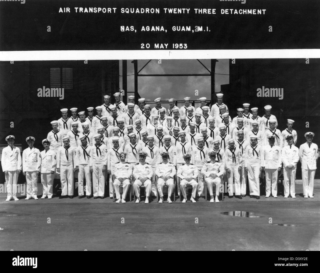 VR-23, auch bekannt als „Flying Tigers“, ist eine ehemalige Lufttransportstaffel der United States Navy Reserve, die weltweit logistische Unterstützung leistete und den Marineeinsatz mit ihren vielseitigen Flugzeugen verbesserte. Stockfoto