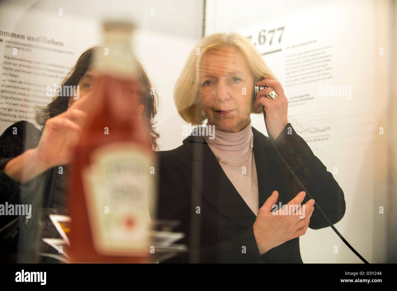 26. Februar 2013, Berlin, Deutschland. Die Bundesministerin für Bildung Johanna Wanka ernannt Newlt verleiht ihrer 1. Rede im Natural History Museum über die Wissenschaft. Ist der Anfang des Jahres der Wissenschaft. Kredit: Kredit: Gonçalo Silva/Alamy Live-Nachrichten. Stockfoto