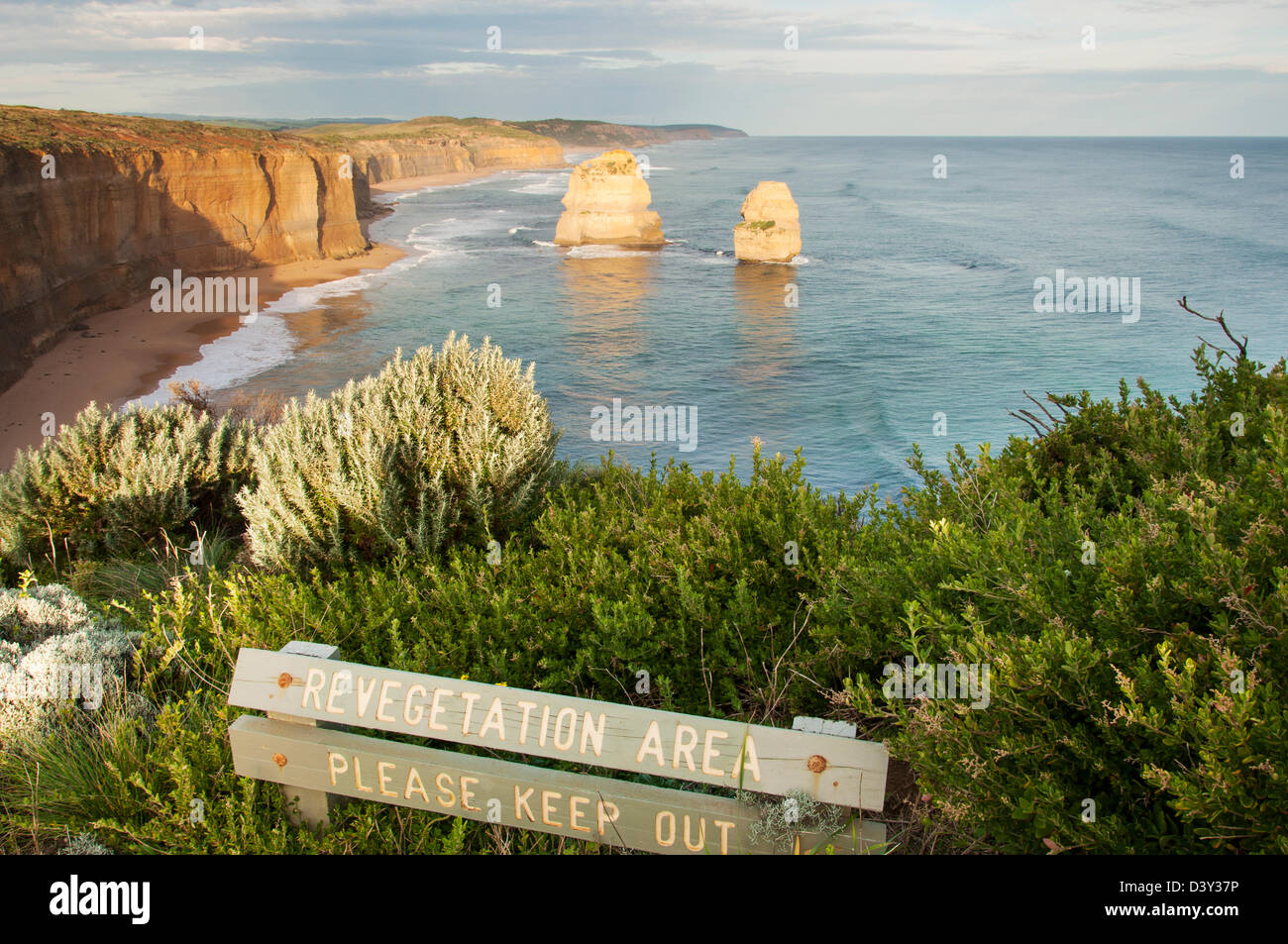 Ein Blick auf die zwölf Apostel entlang der Great Ocean Road, Australien Stockfoto