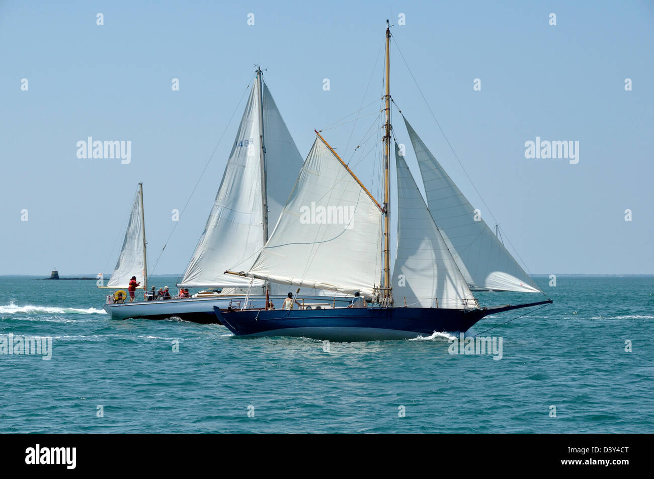Klassische Yacht und traditionellen Boot Segeln in Quiberon Bucht, während der Veranstaltung "Semaine du Golfe" Woche des Golfs von Morbihan. Stockfoto