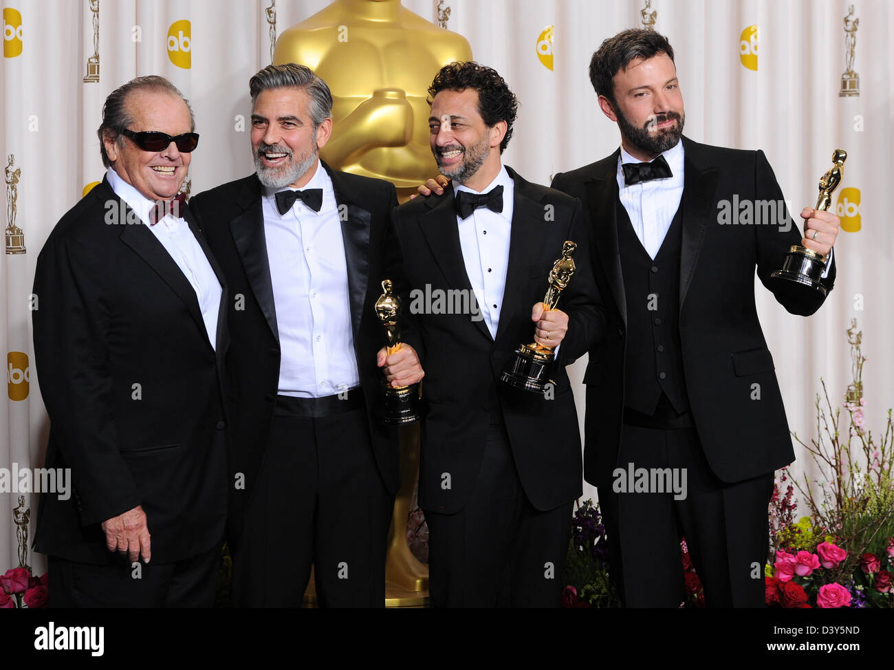 Los Angeles, USA. 24. Februar 2013. Jack Nicholson, George Clooney, Grant Heslov und Ben Affleck in der Gewinner-Presse-Center an der 85. Annual Academy Awards Oscars, Los Angeles, Amerika - 24. Februar 2013.  Bildnachweis: Sydney Alford / Alamy Live News Stockfoto