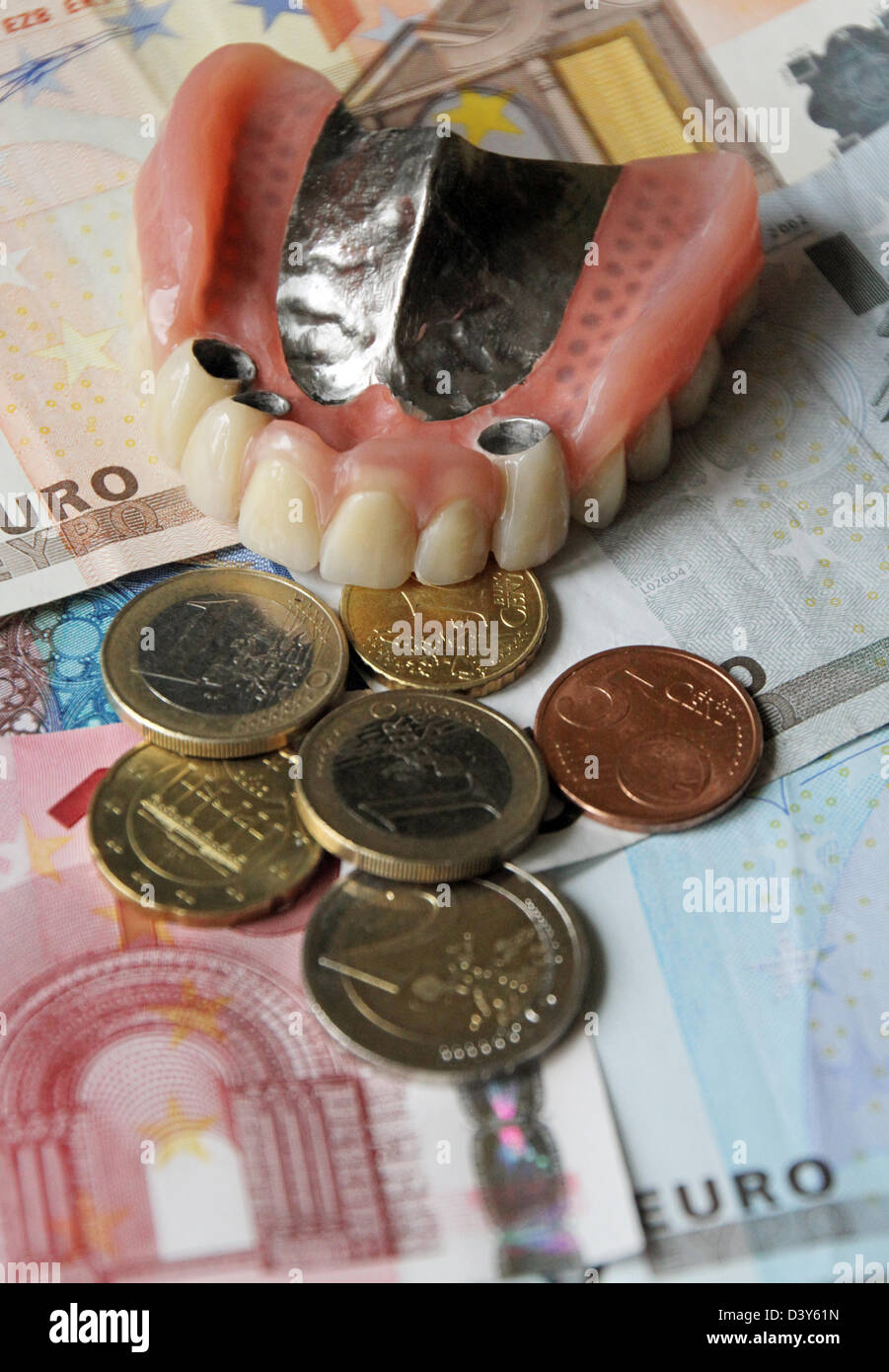 Berlin, Deutschland, Symbolfoto für Kosten Zahnaerztlich-prothetische Leistungen Stockfoto