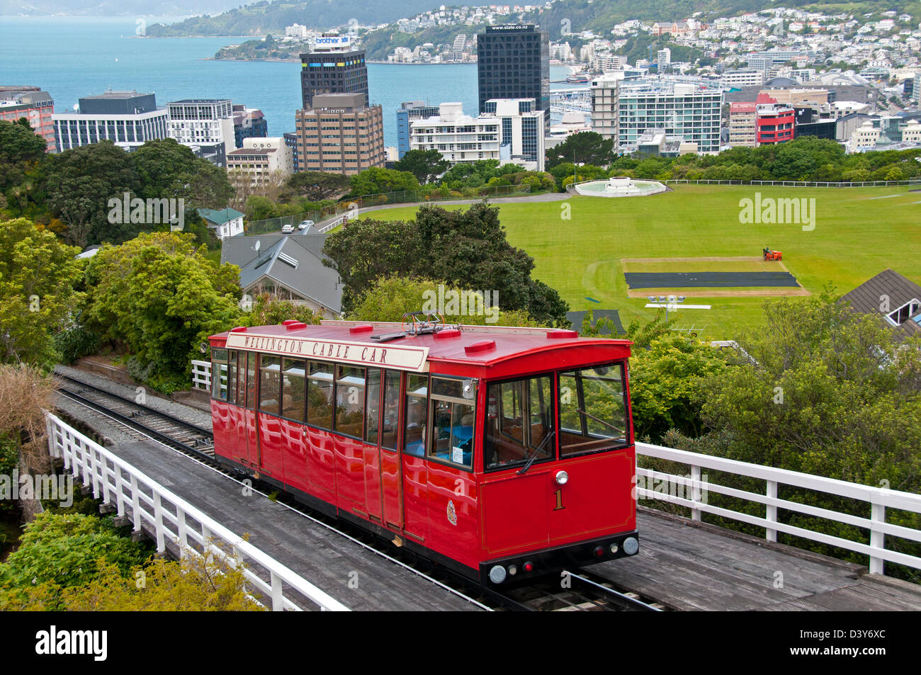 Die Wellington Cable Car, eine Standseilbahn in Wellington, Neuseeland zwischen Lambton Quay und dem Botanischen Garten. Stockfoto