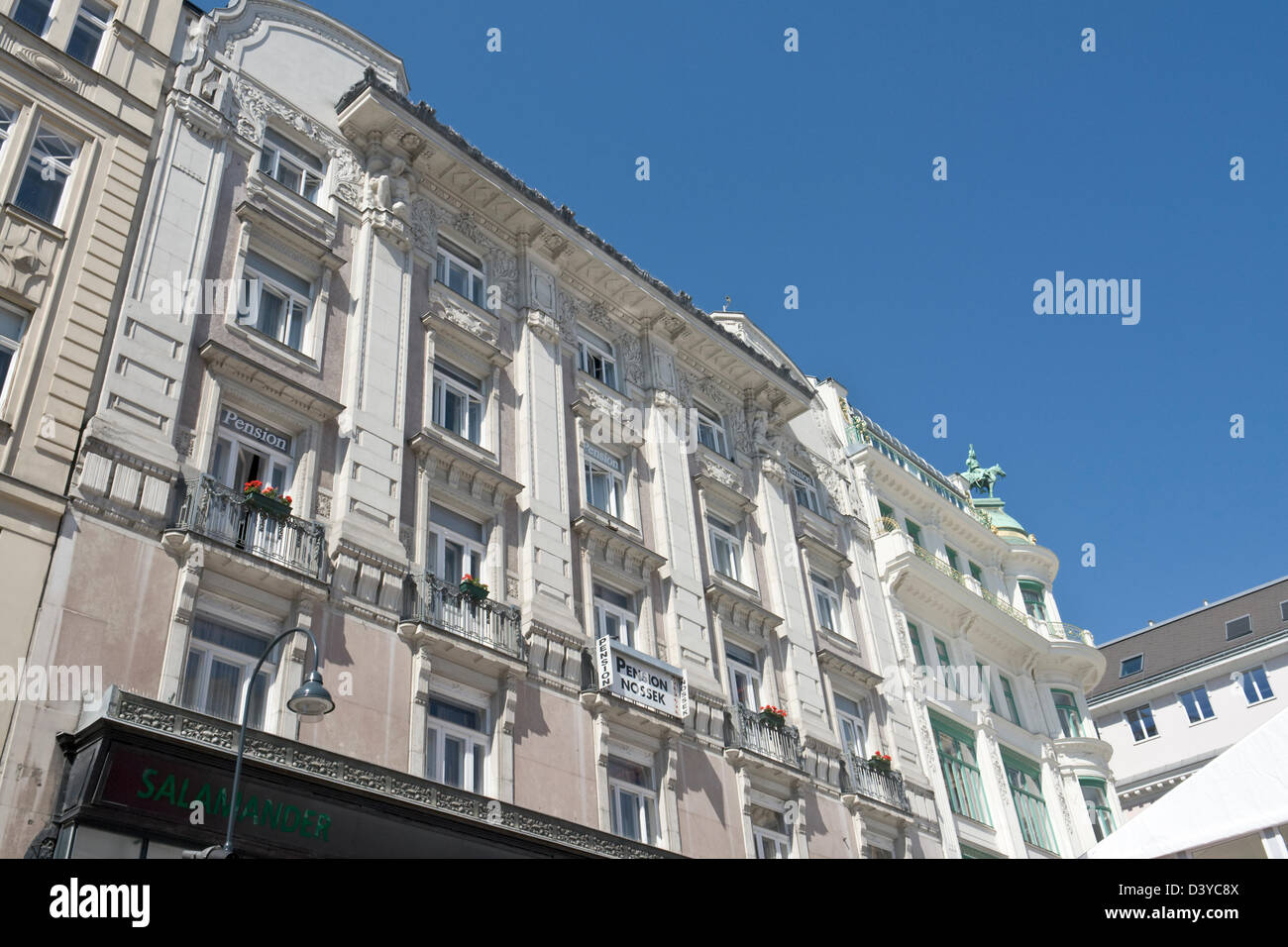 Verzierten Gebäuden des 19. Jahrhunderts in Wien Stockfoto