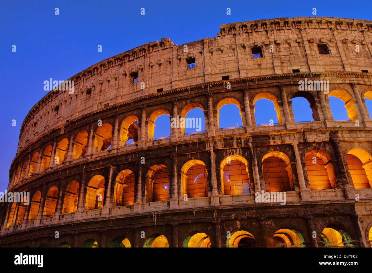 Rom Kolosseum Nacht - Rom Kolosseum bei Nacht 01 Stockfoto