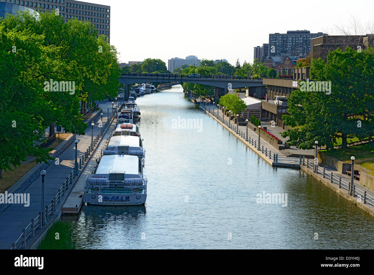 Rideau-Kanal nationalen historischen Ort Ottawa Ontario Kanada nationale Hauptstadt Schlösser aus Ottawa River zum Lake Ontario Stockfoto